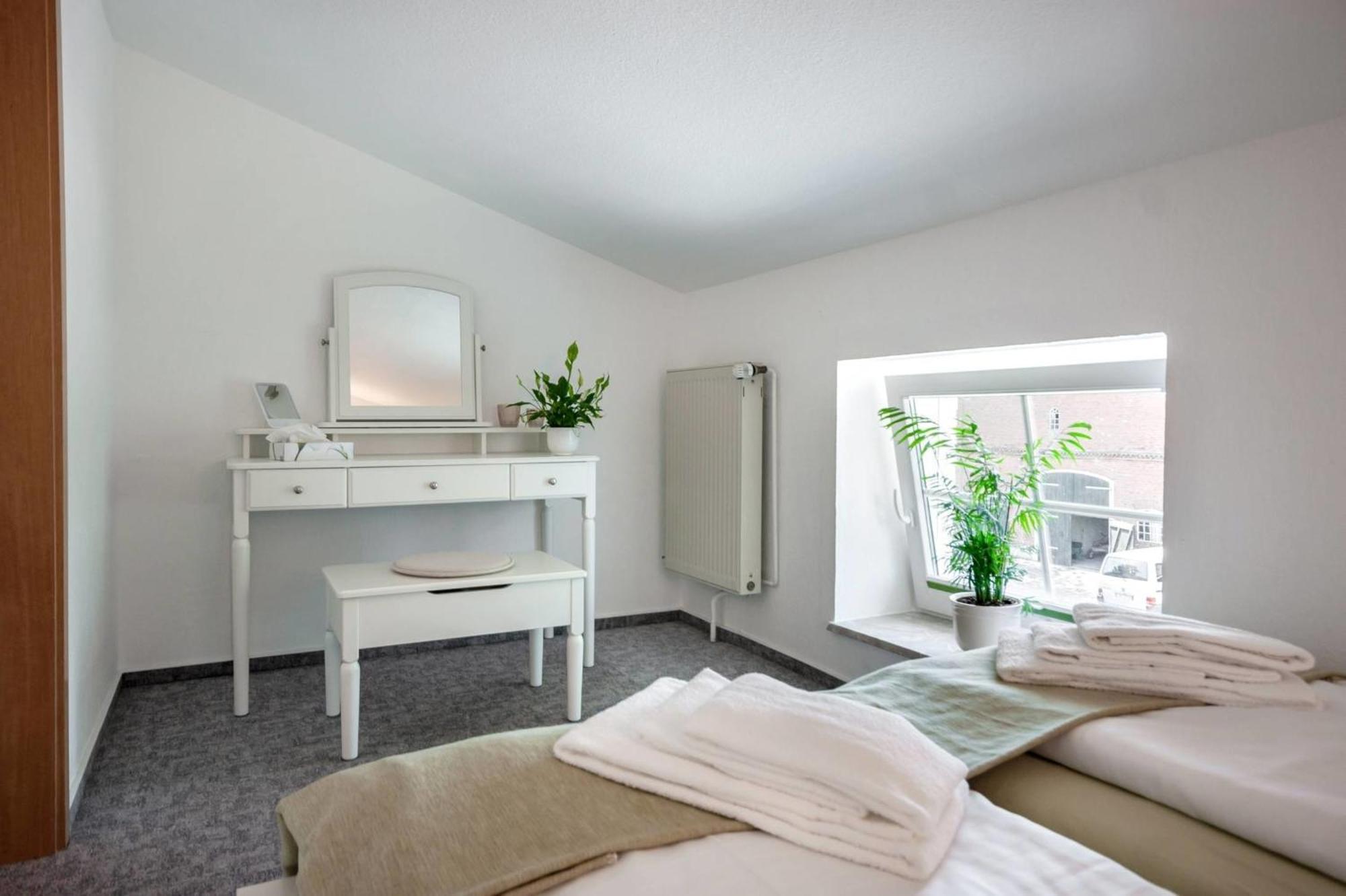 Knusthof - Wohnung 2 Albertsdorf Buitenkant foto